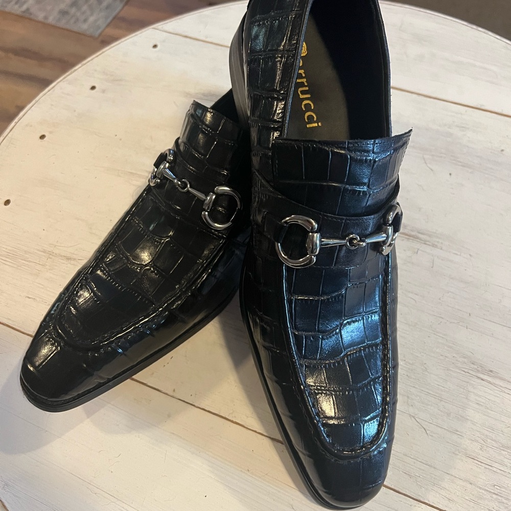 Carrucci Loafers Size 10